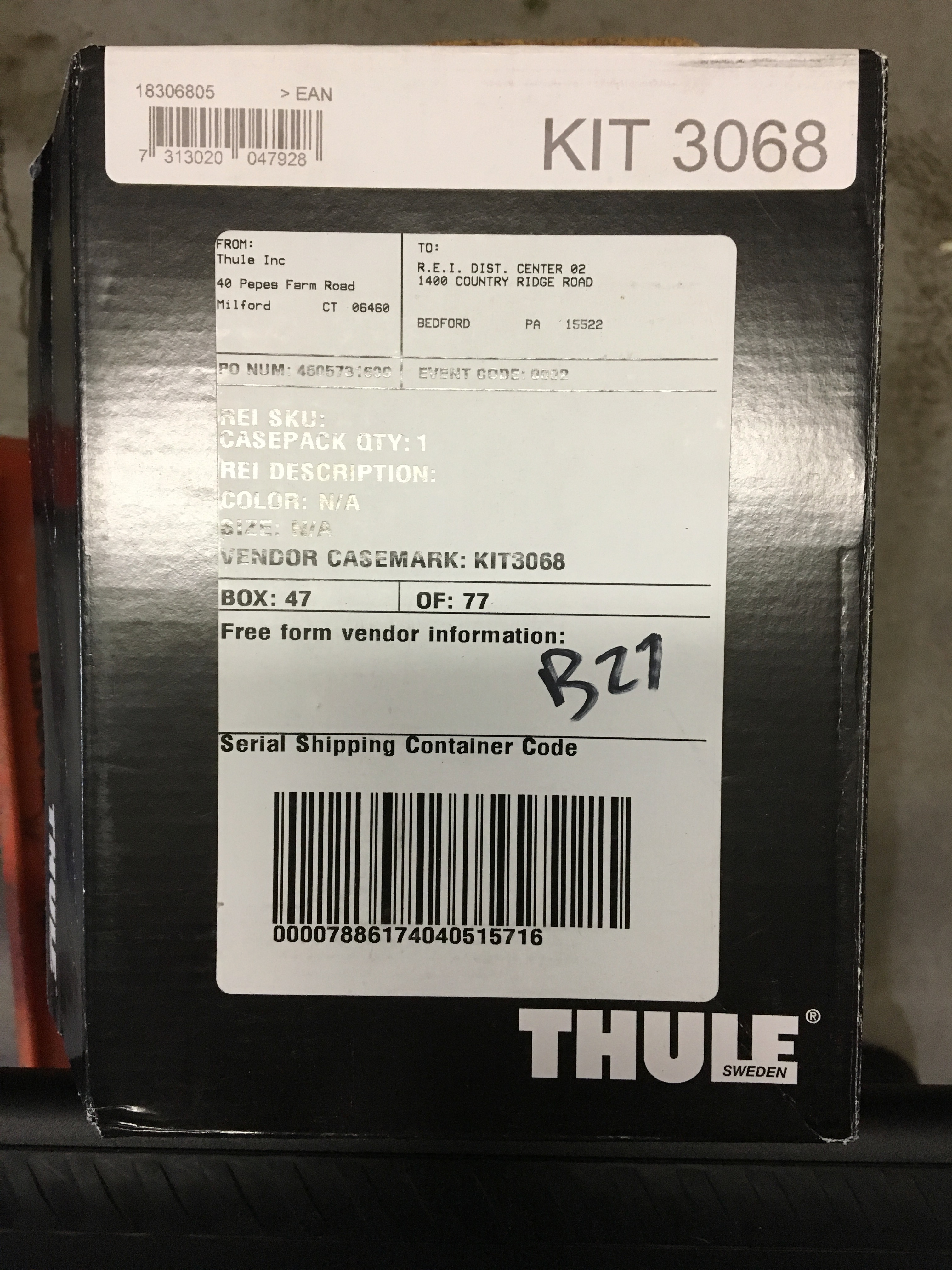 FS For Sale Thule Aeroblade Edge 7602B 7603B and 3068 Fit Kit